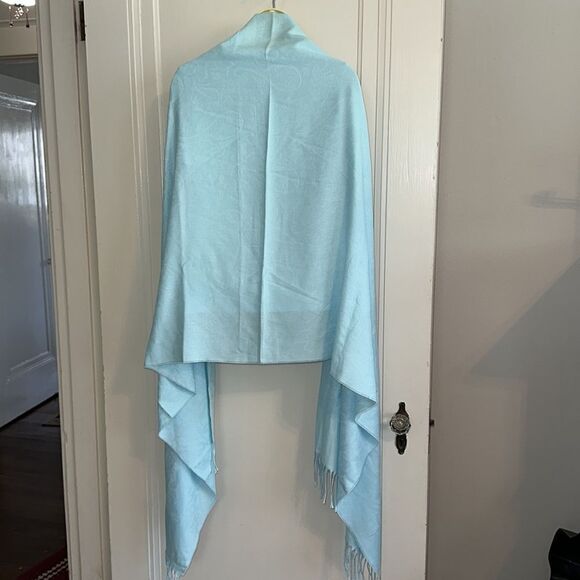 Light blue large shawl/wrap with fringe hem - Picture 5 of 6